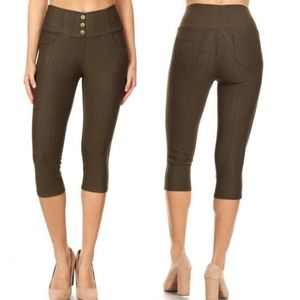 JVINI Olive Green Ribbed Mid-Rise Capri Pants
